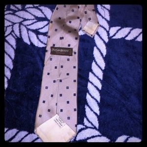 Yves saint Laurent tie all silk